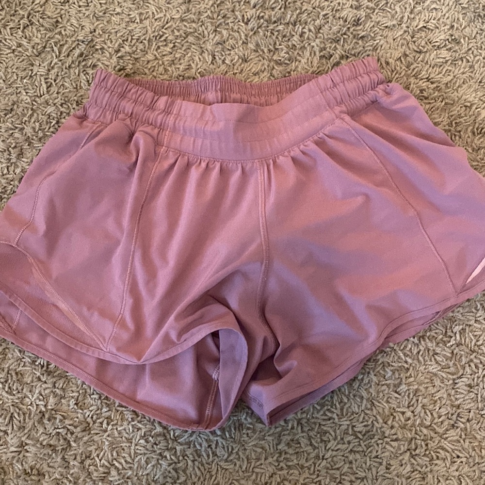 Lululemon hotty hot 4 inch